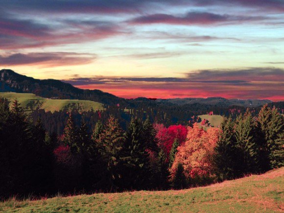 Sunset over British Columbia mountains Photo: danasibilsky.com