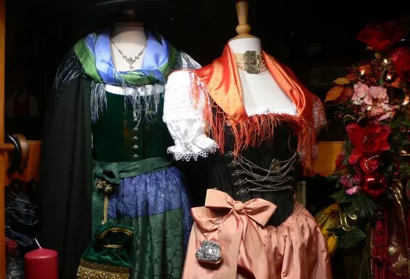 dirndl-fashions-in-munich