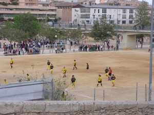 Girl’s football team in the Turia gardens in Valencia