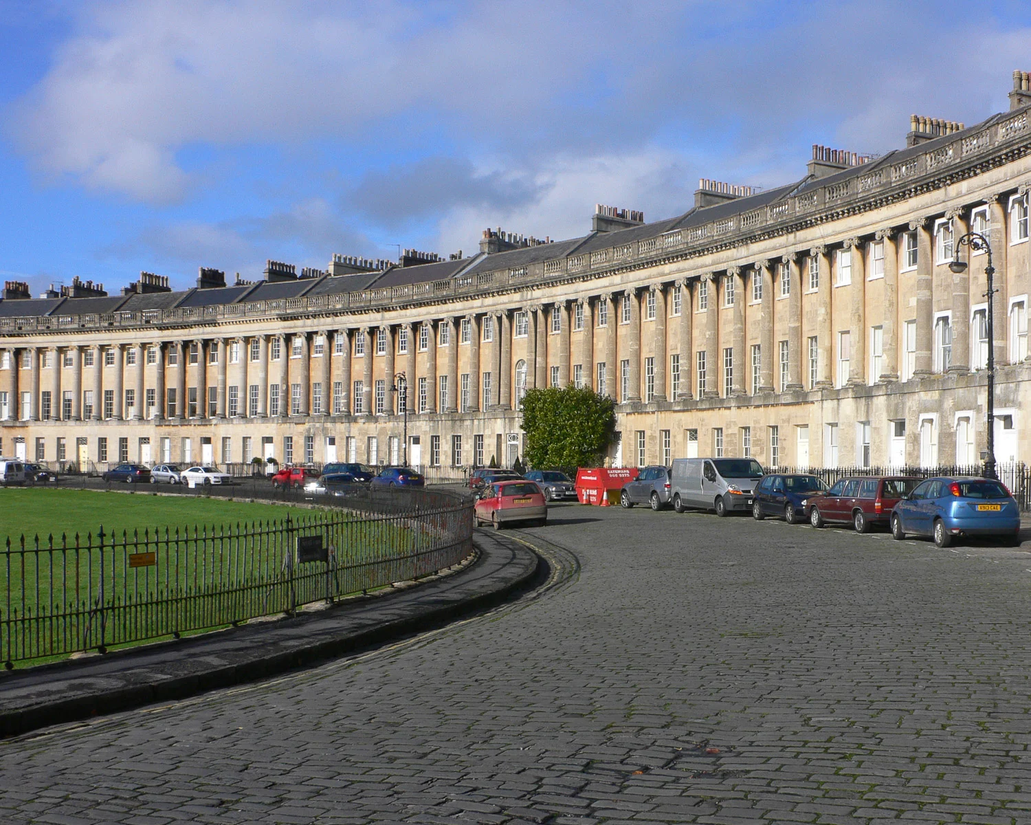 Royal Crescent in Bath Photo Heatheronhertravels.com