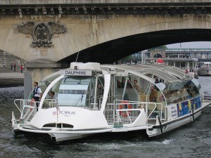 River sightseeing in Paris on the Batobus