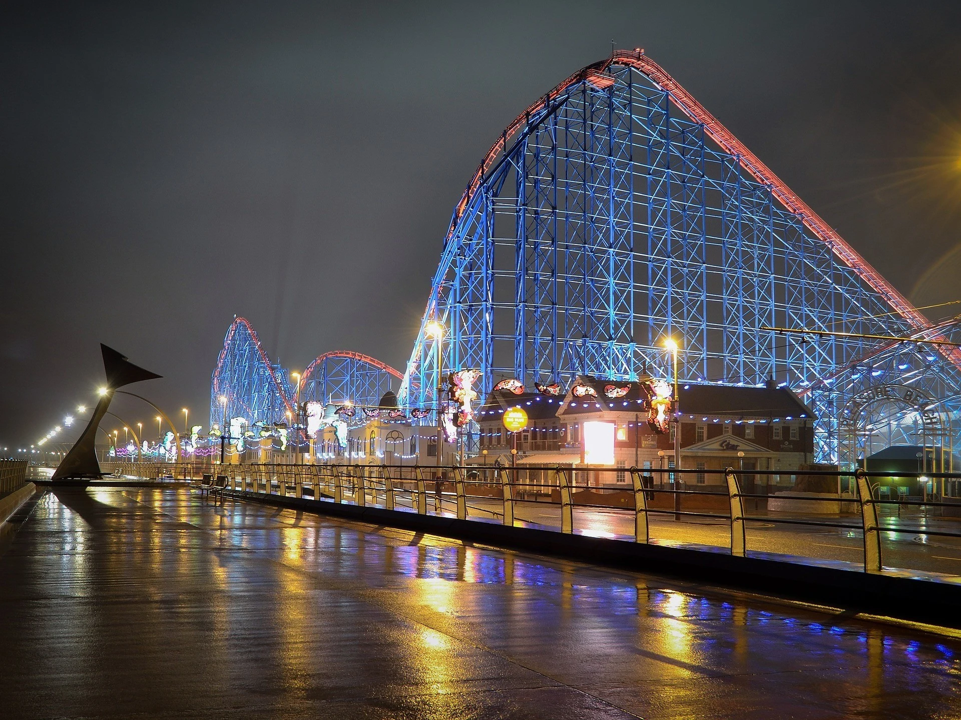 Blackpool Rollercoaster at night Photo Tim Striker