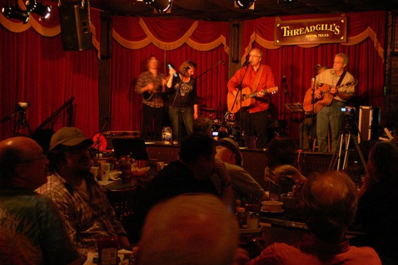 Live Music at Threadgills, Austin Photo: Heatheronhertravels.com