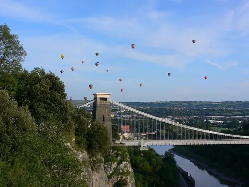 Balloons over the Clifton Suspension Bridge Photo: Heatheronhertravels.com