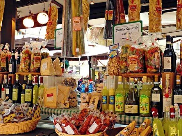 Italian Foods at Piazza delle Erbe Photo: Needanotherholiday.com