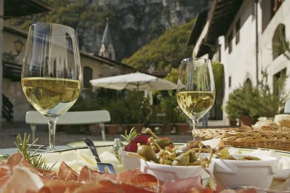 Cycling and wine tasting on the South Tyrol Wine route Photo: suedtirol.info