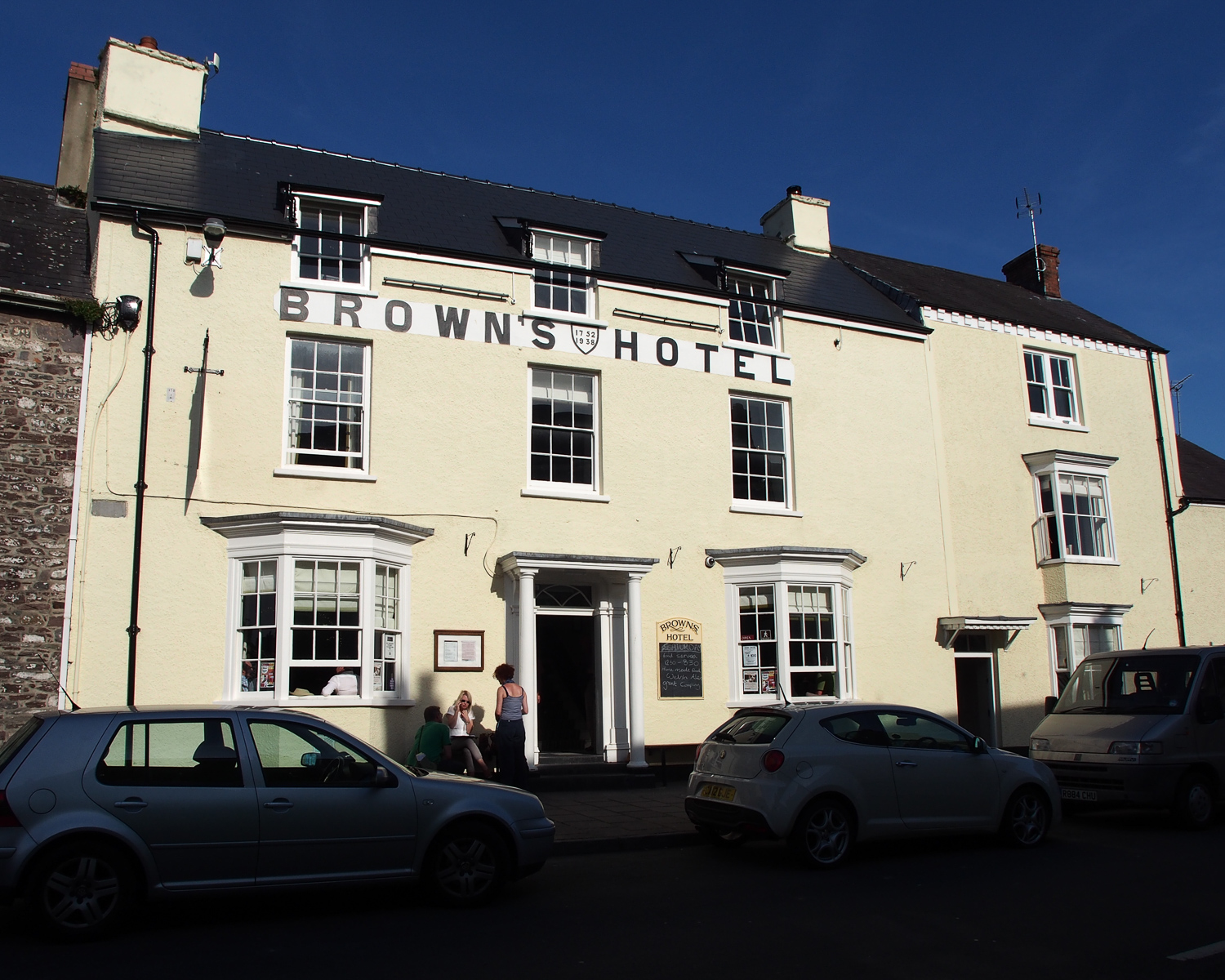 The Brown's Hotel Laugharne Photo Heatheronhertravels.com