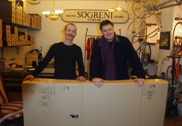 Peter from Sogreni and Guy with his new bike packaged up for the airport Photo: Heatheronhertravels.com