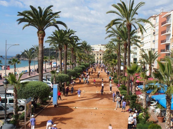 Passeig Jacint Verdaguer in Lloret de Mar, Costa Brava Photo: Heatheronhertravels.com