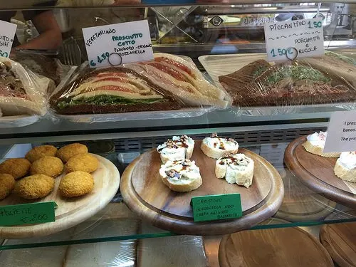 Try the cicchetti or bar snacks in Venice Photo: Heatheronhertravels.com