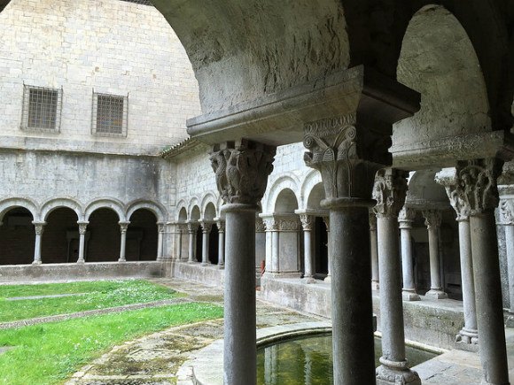 Cathedral cloister in Girona Heatheronhertravels.com