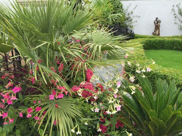 Charleston Garden at RHS Hampton Court Flower Show Photo Heatheronhertravels.com