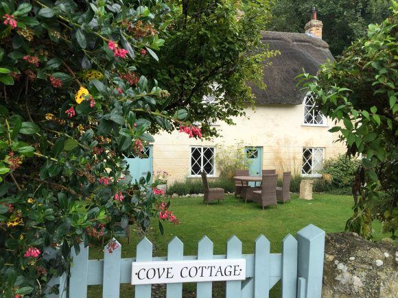 Dorset cottage at Lulworth cove Photo: Heatheronhertravels.com