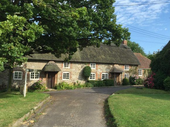 Thatched cottage in Dorset Photo: Heatheronhertravels.com