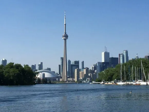 Toronto to Montreal: Toronto Skyline Photo: Heatheronhertravels.com