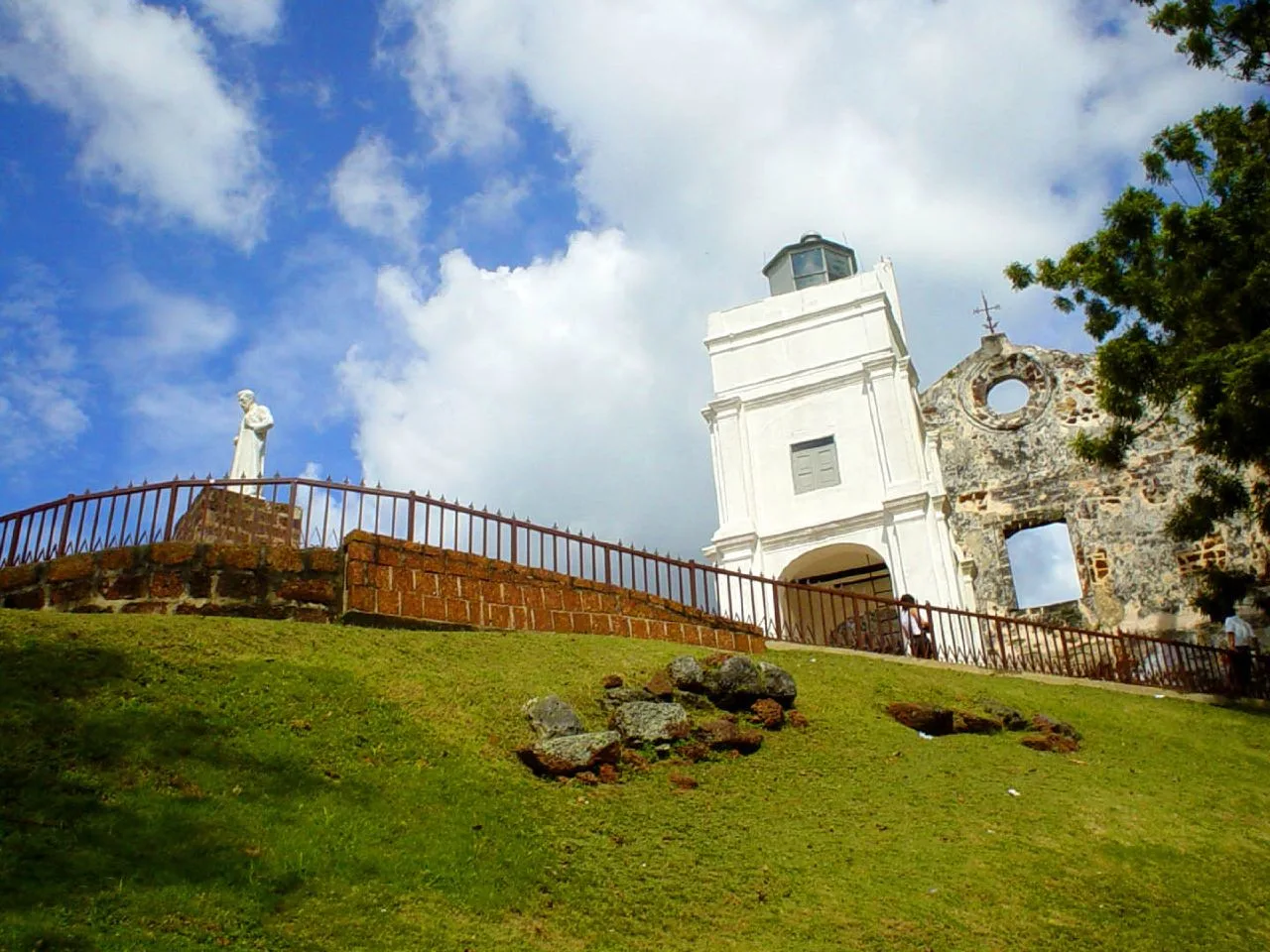 St Paul's Hill in Malacca Photo: Storm Crypt on Flickr