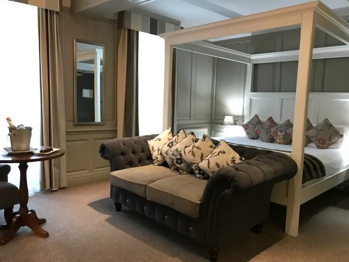 Vicarage Suite at Vanbrugh House Hotel in Oxford photo: Heatheronhertravels.com