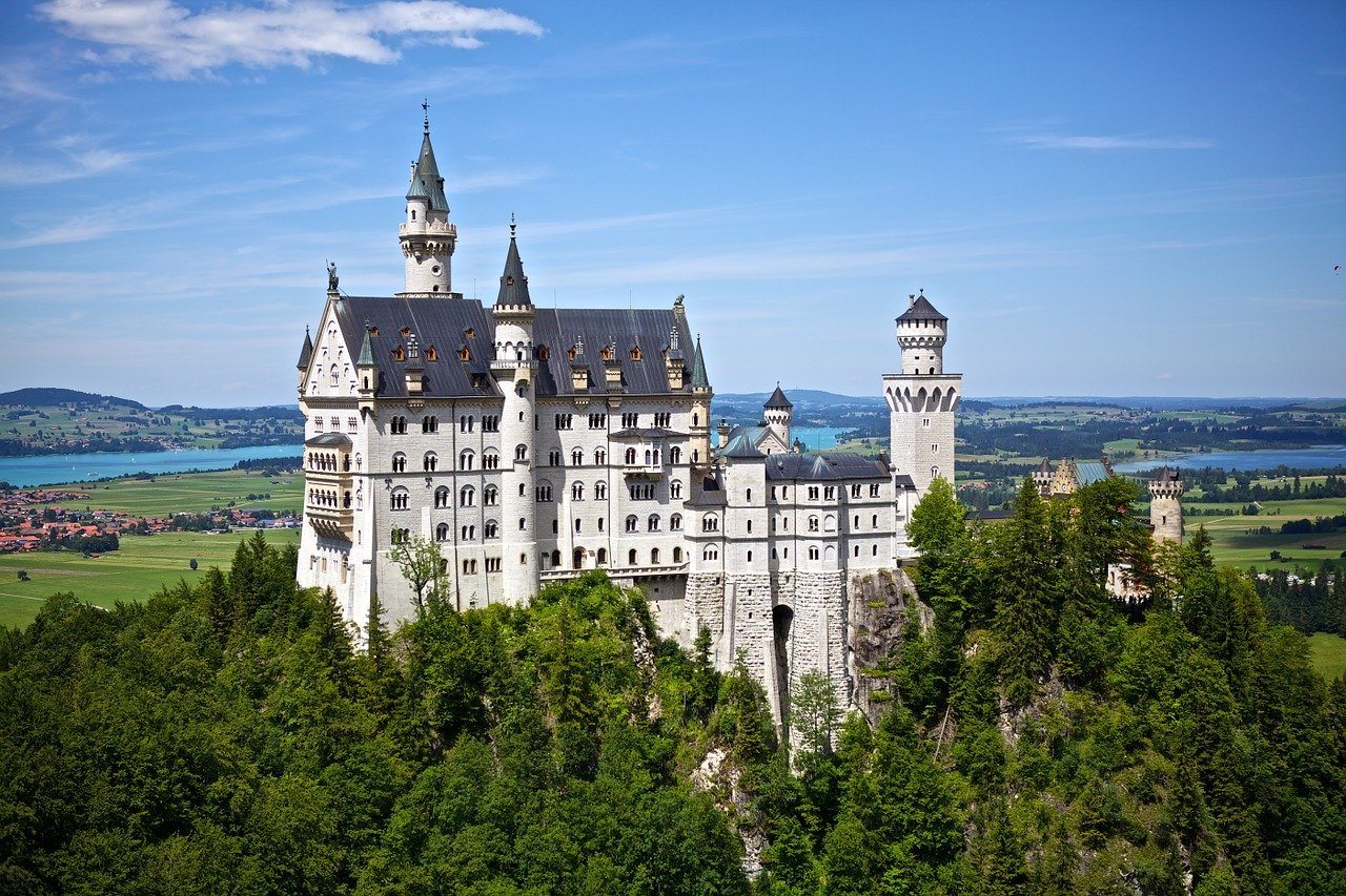 Neuschwanstein Castle in Germany Photo Derwiki on Pixabay