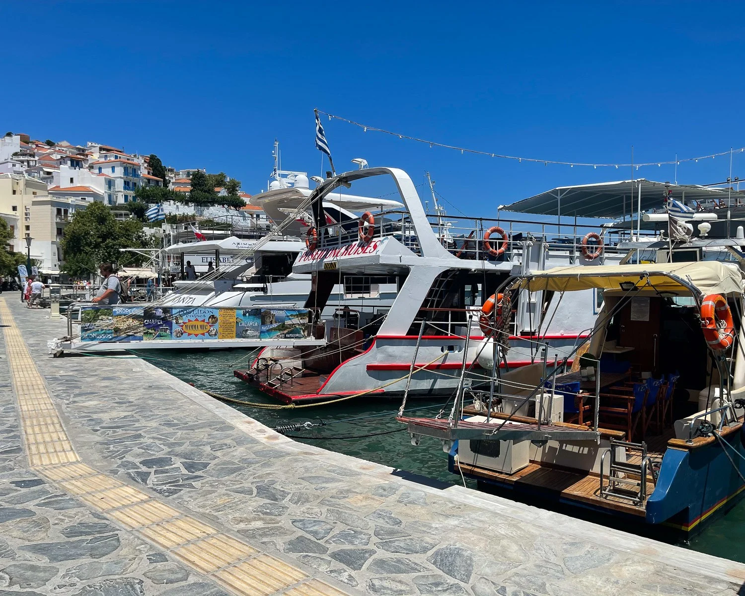 Boat trips to Alonissos from Skopelos 