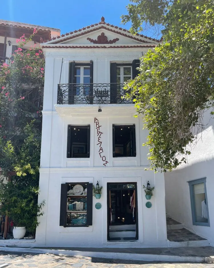 Shopping in Skopelos town Photo Heatheronhertravels.com