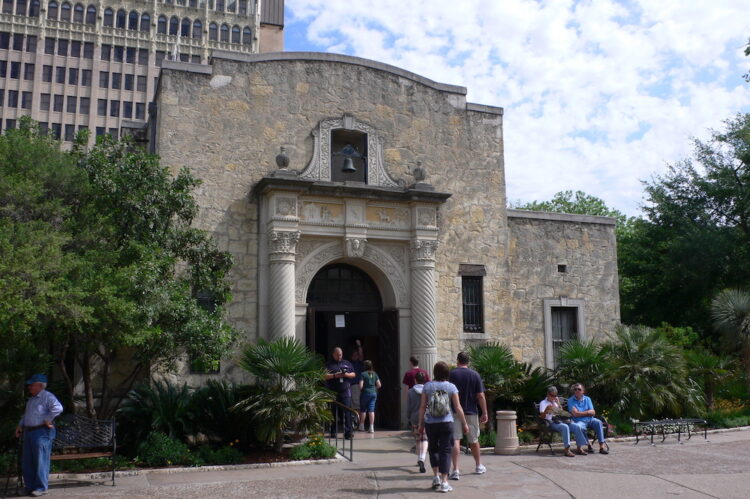 Alamo Museum, San Antonio Texas Photo Heatheronhertravels.com