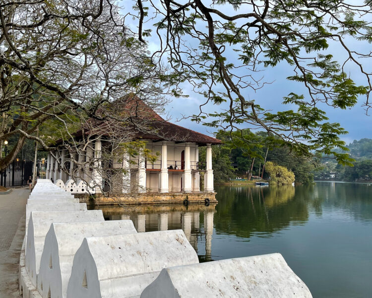 Kandy Lakeside Photo Heatheronhertravels.com