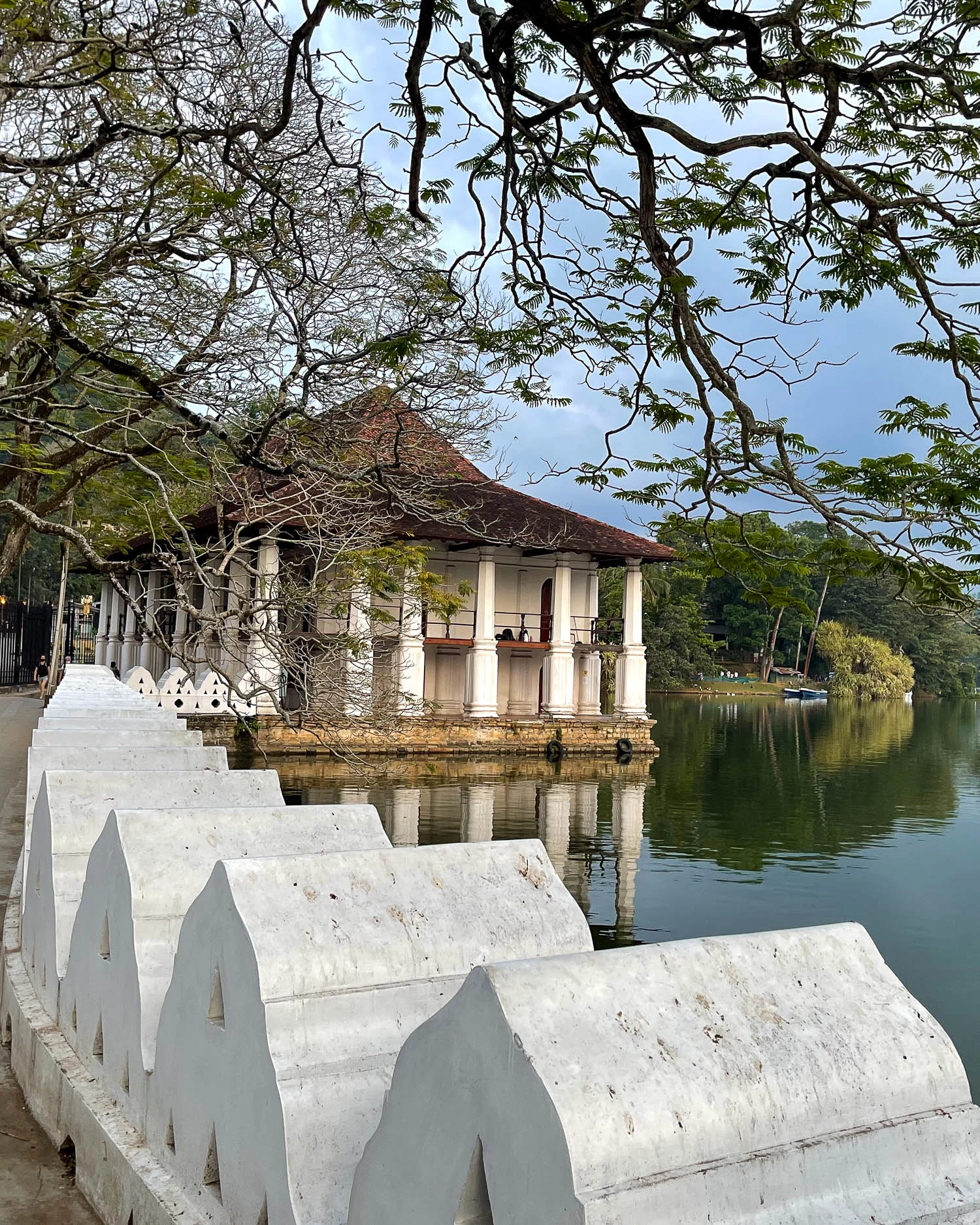 Kandy Lakeside Photo Heatheronhertravels.com