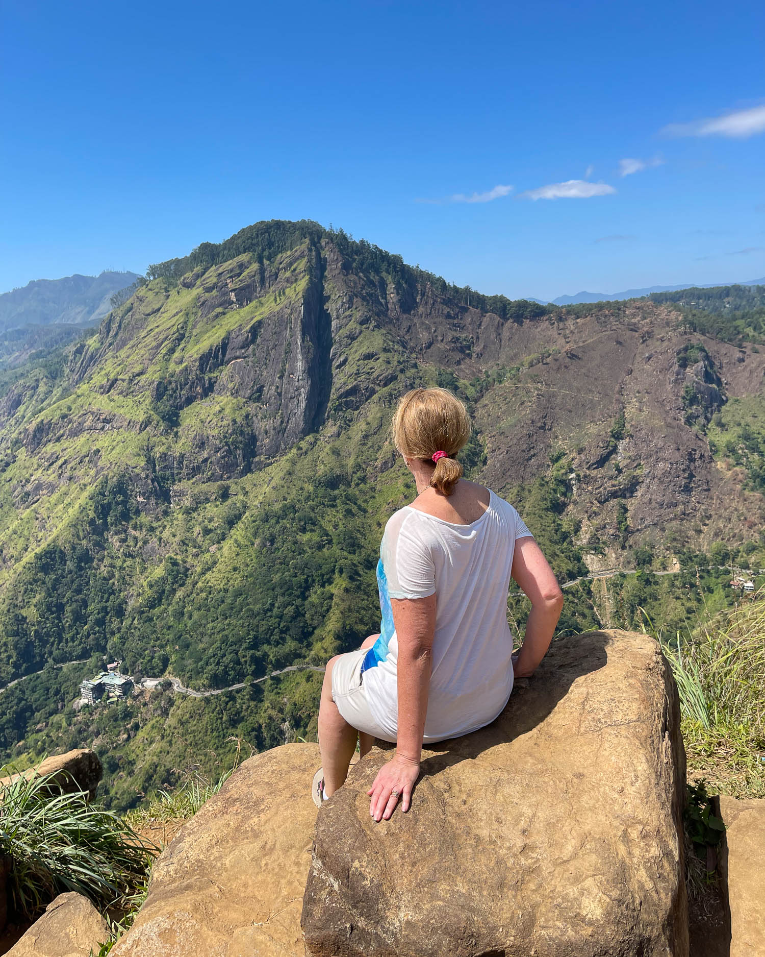 Little Adam's Peak in Ella in Sri Lanka Photo Heatheronhertravels.com