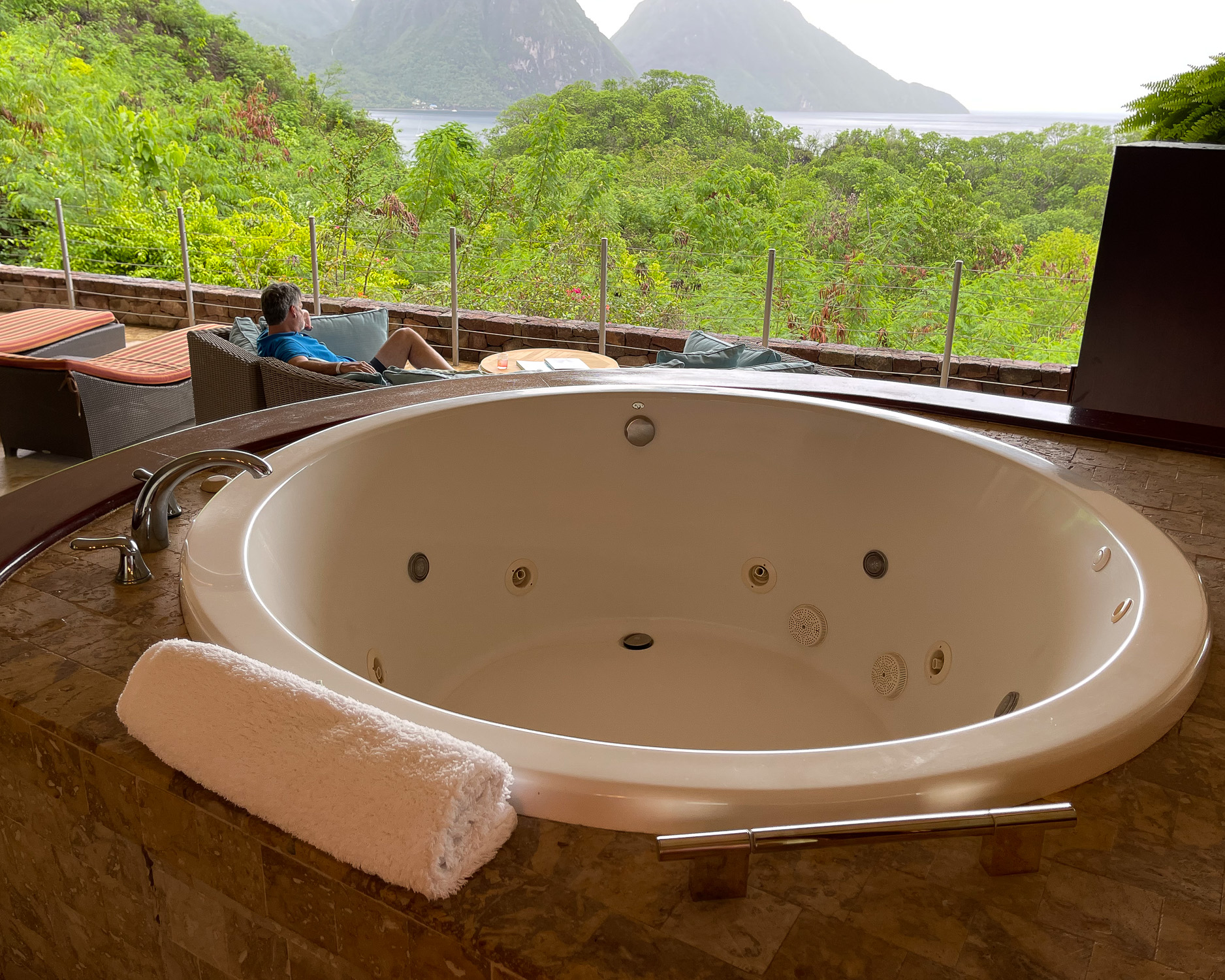 Jacuzzi at Jade Mountain St Lucia Photo Heatheronhertravels.com