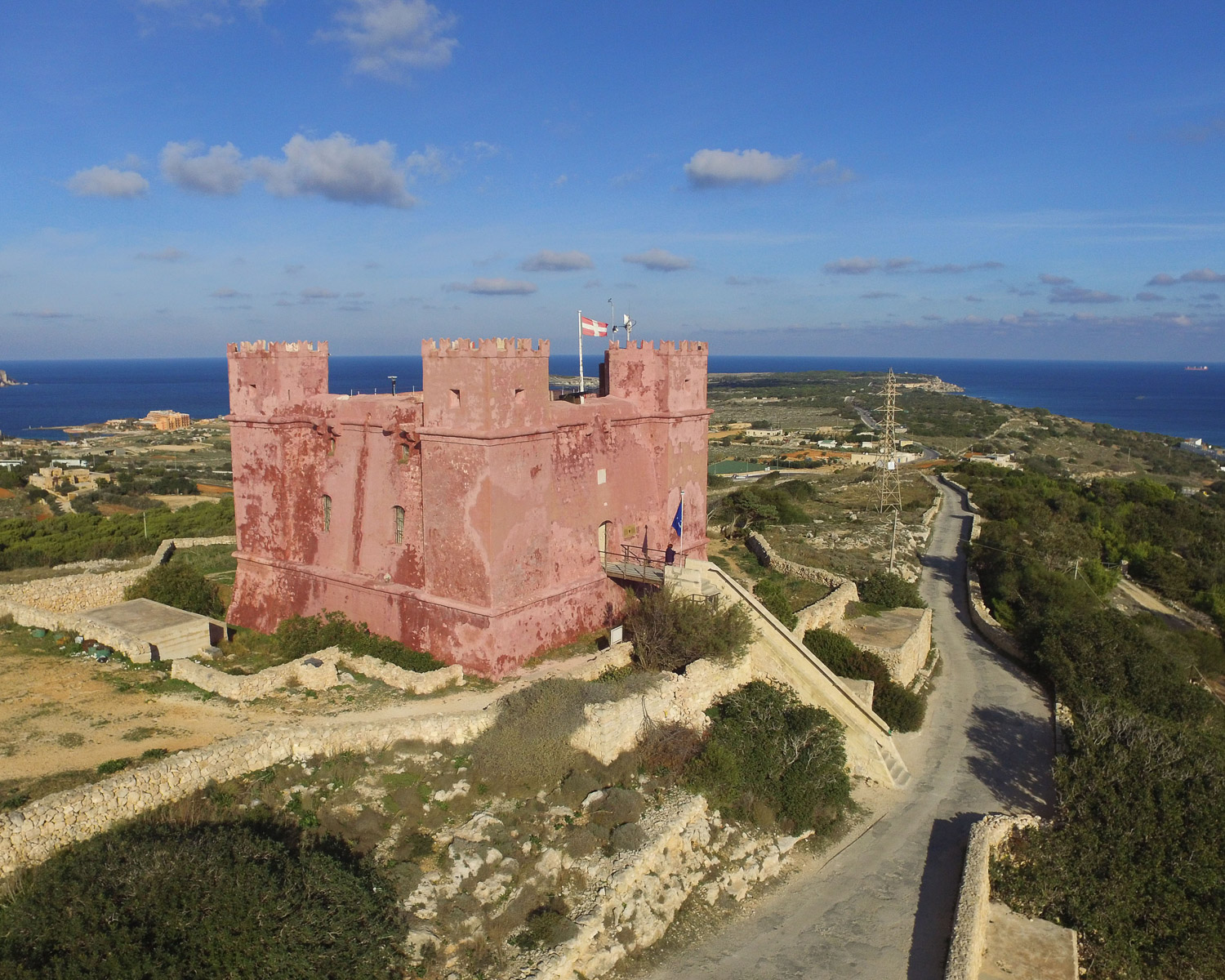 Red Tower Malta by MirabelliT on Pixabay