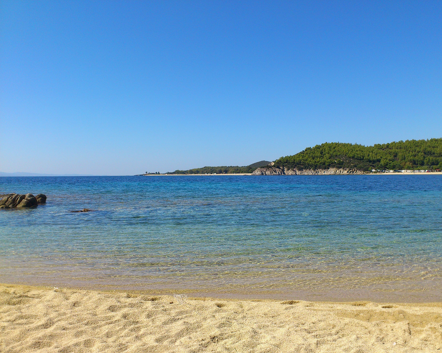 Halkidiki beach by biancaunduli on Pixabay