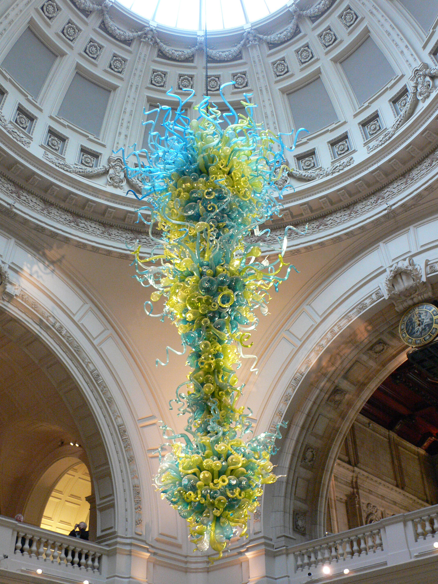 Glass chandelier in the lobby of the V & A Museum