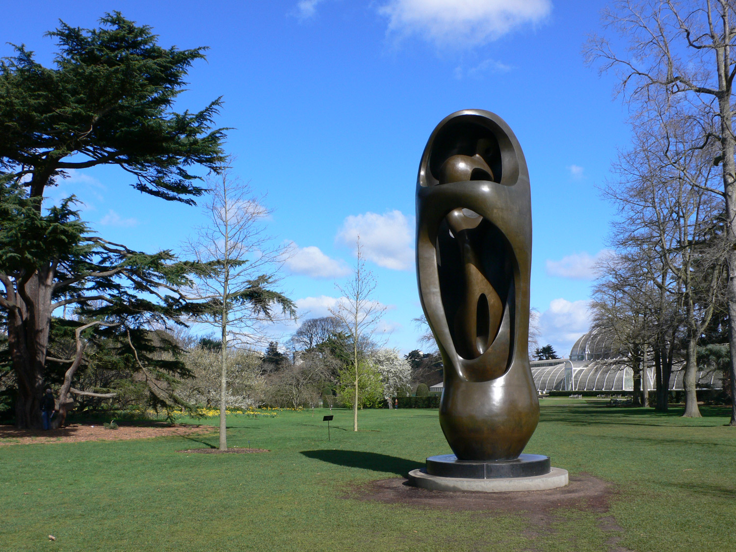 Henry Moore sculpture at Kew Gardens